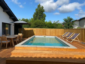 LUTZY Maison moderne au calme piscine